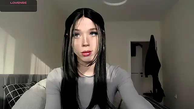 Dasha M online show from October 2025 01:23:02 PM