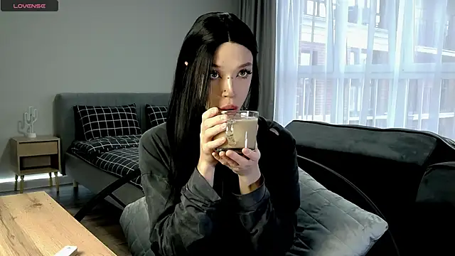 Dasha M online show from November 2025 02:00:02 PM