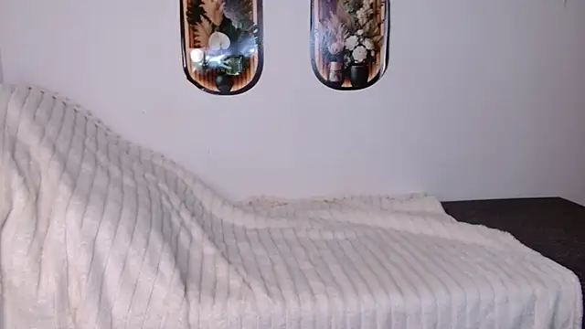 bellaa love  online show from April 2026 12:12:02 AM