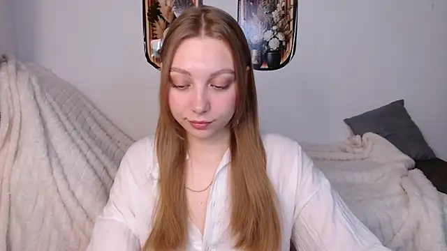 bellaa love  online show from April 2026 12:01:01 AM