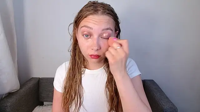 bellaa love  online show from June 2026 11:49:02 PM