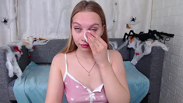 bellaa love  online show from October 2025 12:20:01 AM