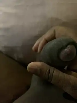 Snapshot of Sexiiiiii97_ chatting on December 2024 11:01:02 AM Sexiiiiii97 online show from December 2024 11:01:02 AM