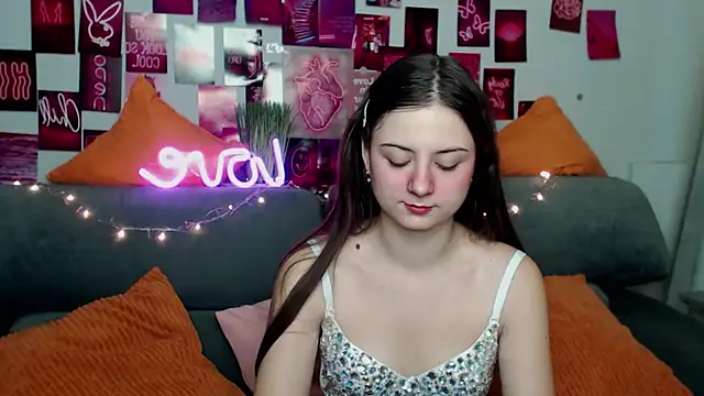 Snapshot of MilanaRoza chatting on November 2025 06:07:01 AM MilanaRoza online show from November 2025 06:07:01 AM