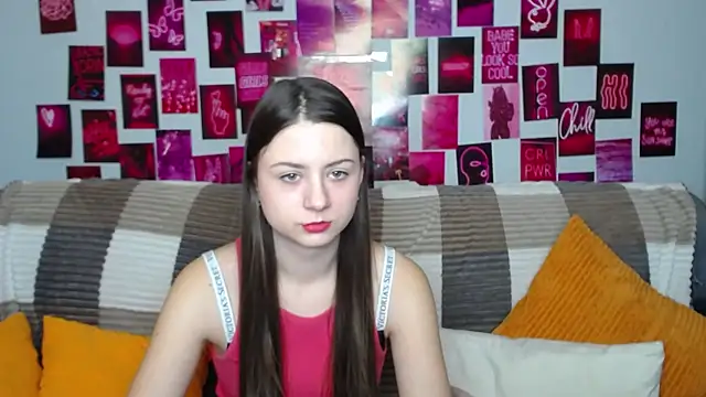 Snapshot of MilanaRoza chatting on March 2025 05:42:01 AM MilanaRoza online show from March 2025 05:42:01 AM