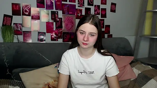 Snapshot of MilanaRoza chatting on October 2025 04:44:01 AM MilanaRoza online show from October 2025 04:44:01 AM