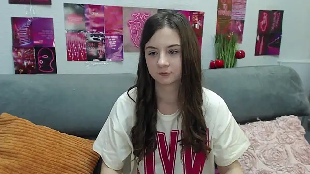 Snapshot of MilanaRoza chatting on May 2026 05:05:01 AM MilanaRoza online show from May 2026 05:05:01 AM