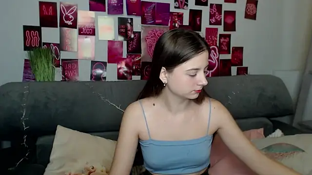 Snapshot of MilanaRoza chatting on October 2025 04:58:02 AM MilanaRoza online show from October 2025 04:58:02 AM