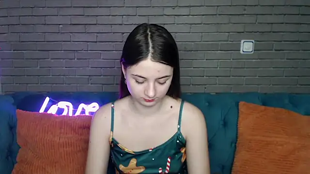 Snapshot of MilanaRoza chatting on December 2025 06:08:02 AM MilanaRoza online show from December 2025 06:08:02 AM