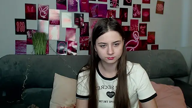 Snapshot of MilanaRoza chatting on September 2025 04:57:01 AM MilanaRoza online show from September 2025 04:57:01 AM