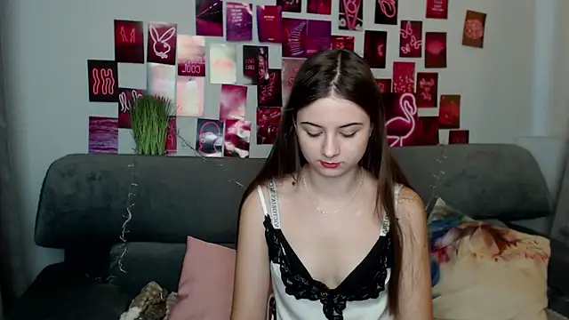Snapshot of MilanaRoza chatting on September 2025 05:12:02 AM MilanaRoza online show from September 2025 05:12:02 AM