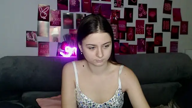 Snapshot of MilanaRoza chatting on November 2025 02:10:02 PM MilanaRoza online show from November 2025 02:10:02 PM