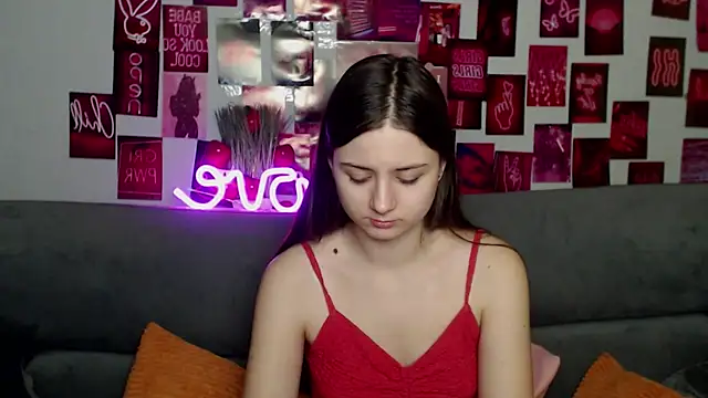 Snapshot of MilanaRoza chatting on December 2025 06:01:01 AM MilanaRoza online show from December 2025 06:01:01 AM