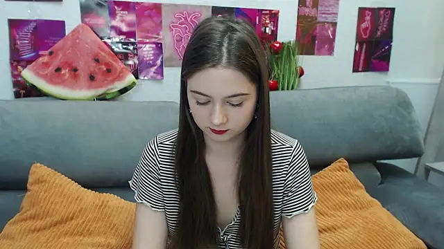 Snapshot of MilanaRoza chatting on June 2026 05:01:02 AM MilanaRoza online show from June 2026 05:01:02 AM