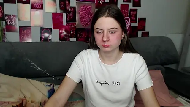 Snapshot of MilanaRoza chatting on October 2025 04:51:01 PM MilanaRoza online show from October 2025 04:51:01 PM