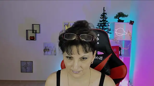 Snapshot of marta_quinn chatting on December 2024 09:11:01 AM marta quinn online show from December 2024 09:11:01 AM