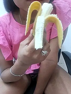 XSanaya online show from February 2025 01:43:02 PM