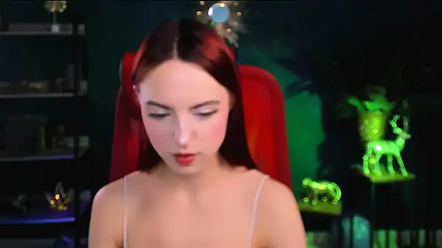 Snapshot of evanellson chatting on November 2025 12:33:02 PM evanellson online show from November 2025 12:33:02 PM