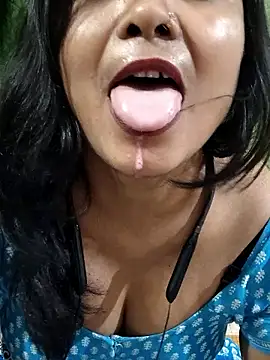 yoursweety09 online show from October 2025 01:49:01 AM