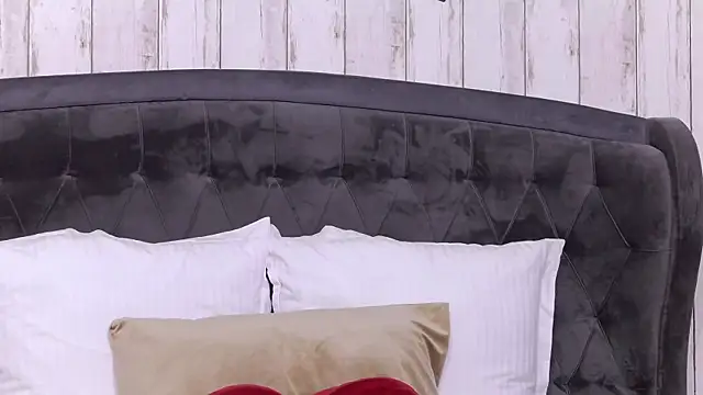 Snapshot of AnisiaConnor chatting on November 2025 07:03:01 PM AnisiaConnor online show from November 2025 07:03:01 PM