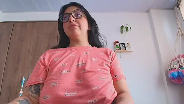 Vioolletta online show from April 2026 08:48:02 PM