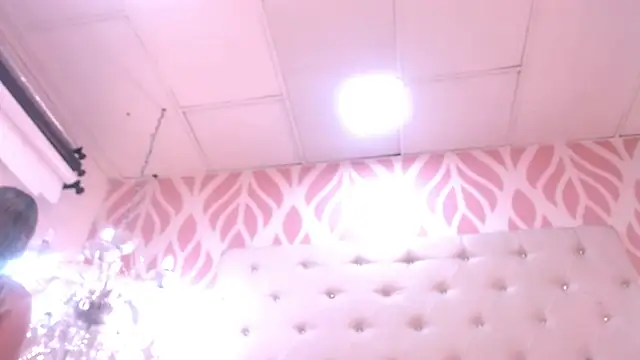 Snapshot of SashaDurante chatting on May 2026 12:45:01 PM SashaDurante online show from May 2026 12:45:01 PM