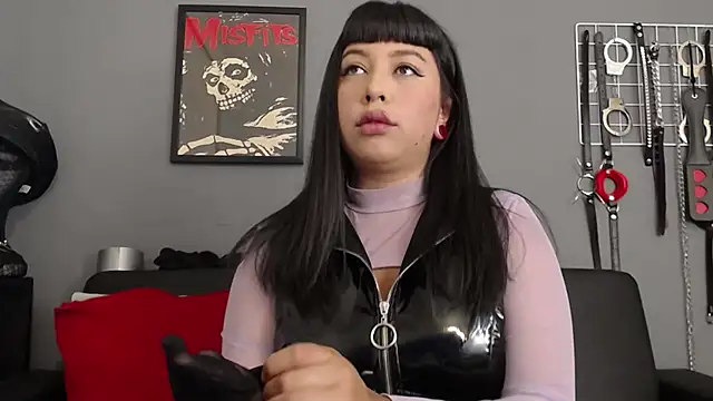 Carla Phoenix online show from April 2026 05:08:02 PM