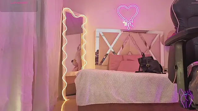 Snapshot of Laylafoxy_tay chatting on November 2025 03:32:02 AM Laylafoxy tay online show from November 2025 03:32:02 AM