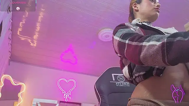 Snapshot of Laylafoxy_tay chatting on November 2025 03:32:01 AM Laylafoxy tay online show from November 2025 03:32:01 AM