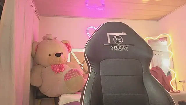 Laylafoxy tay online show from January 2026 03:10:01 AM