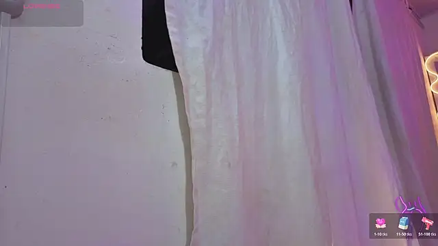 Snapshot of Laylafoxy_tay chatting on November 2025 03:28:01 AM Laylafoxy tay online show from November 2025 03:28:01 AM