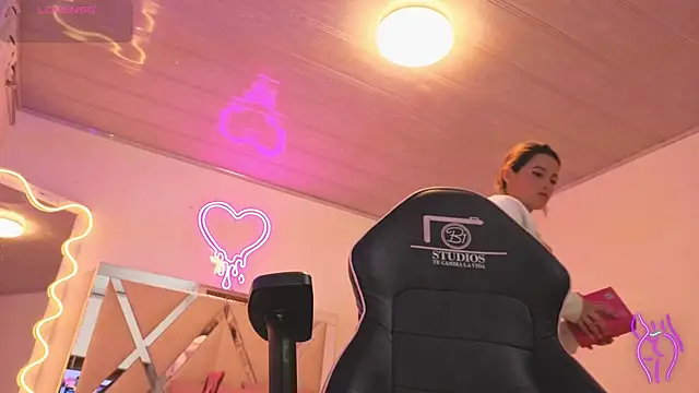 Snapshot of Laylafoxy_tay chatting on October 2025 03:06:01 AM Laylafoxy tay online show from October 2025 03:06:01 AM