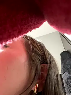 Im Valen Cute online show from November 2025 07:25:02 AM