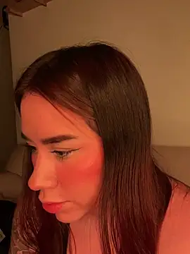 Snapshot of Im_Valen_Cute chatting on June 2026 03:48:02 AM Im Valen Cute online show from June 2026 03:48:02 AM