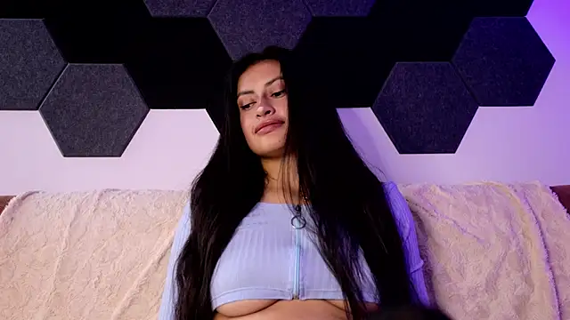 Snapshot of July_gh chatting on November 2025 09:37:02 PM July gh online show from November 2025 09:37:02 PM