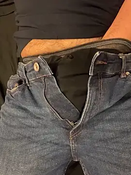 Dan8736 online show from November 2025 08:20:02 PM