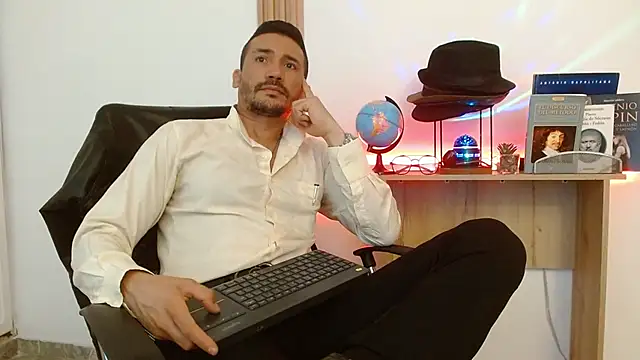 Reiko 85  online show from November 2025 03:49:02 PM