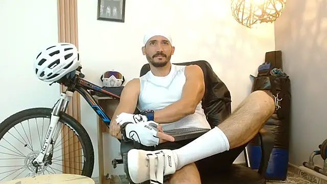 Reiko 85  online show from September 2025 02:31:01 PM
