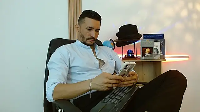 Reiko 85  online show from November 2025 02:50:01 PM