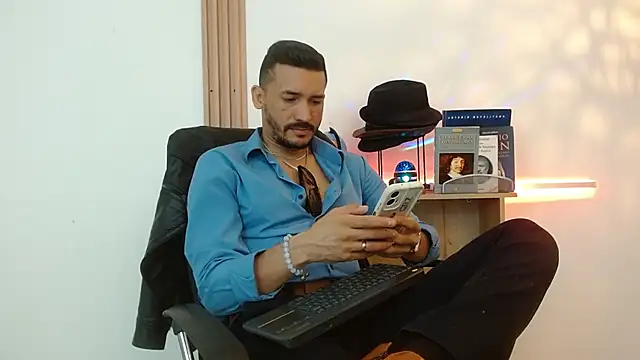 Reiko 85  online show from November 2025 02:50:01 PM