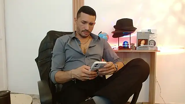 Reiko 85  online show from November 2025 07:50:02 PM