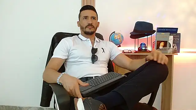 Reiko 85  online show from November 2025 07:25:02 PM