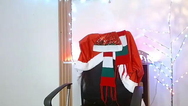 Reiko 85  online show from December 2025 02:56:01 PM