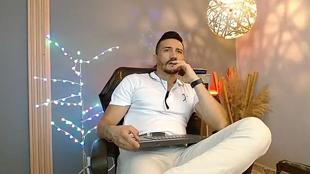 Reiko 85  online show from March 2026 07:26:02 PM