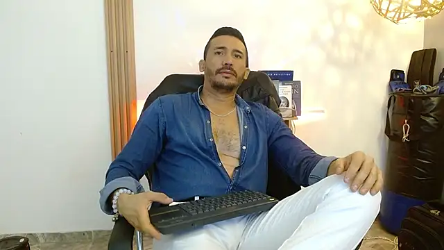 Reiko 85  online show from November 2025 02:43:02 PM