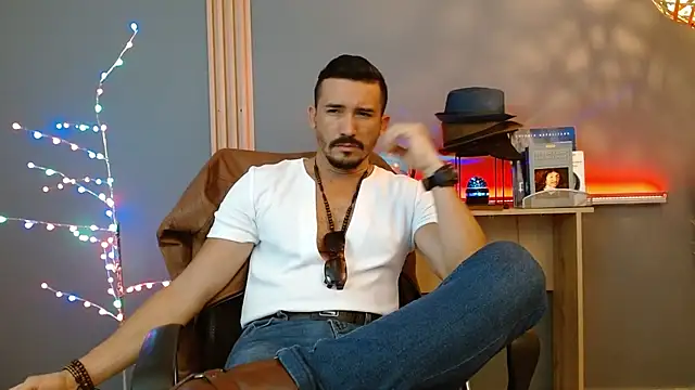 Reiko 85  online show from February 2026 07:33:01 PM