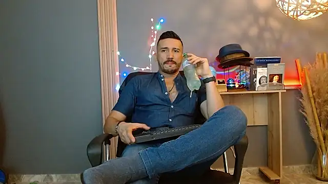 Reiko 85  online show from March 2026 07:29:01 PM