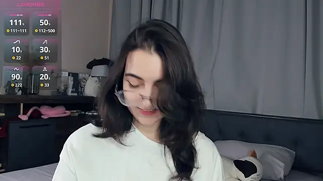 DracosMoon online show from November 2025 07:07:01 AM