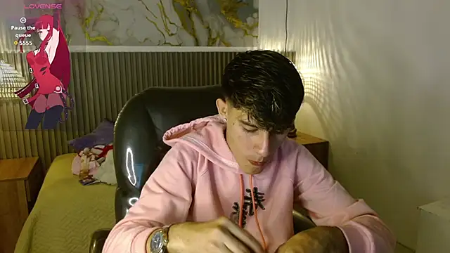 Dyla n18 online show from September 2025 09:43:02 PM