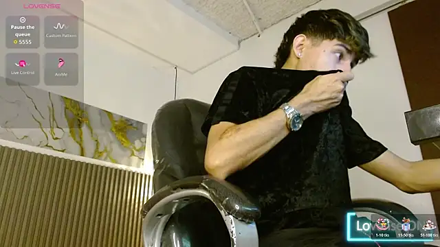 Dyla n18 online show from November 2025 08:09:02 PM